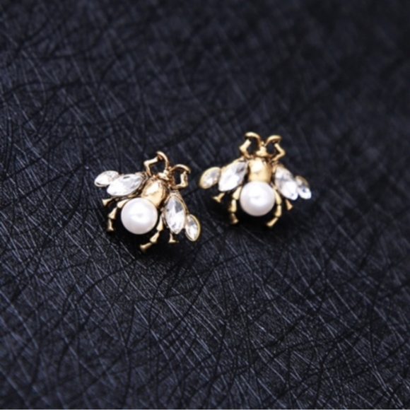 Insect Stud Earrings 💋 - Picture 3 of 3